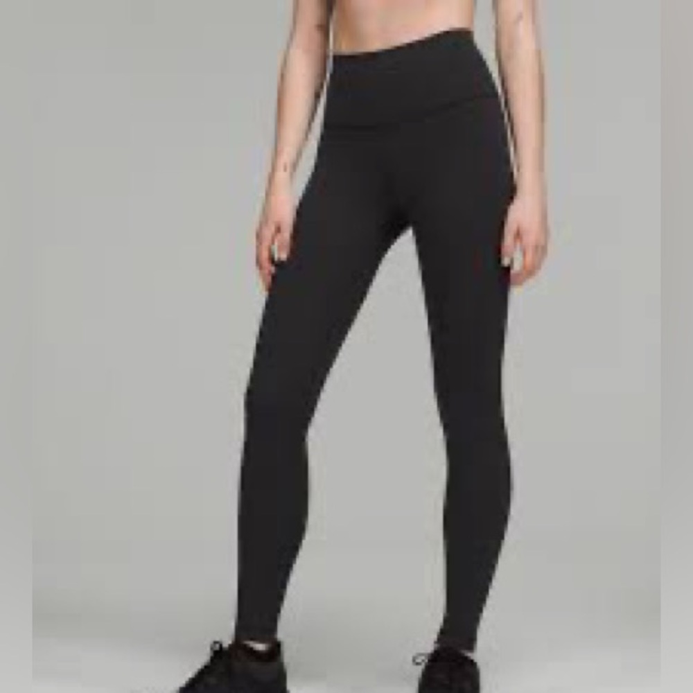 LuluLemon Wunder Under black leggings 28”